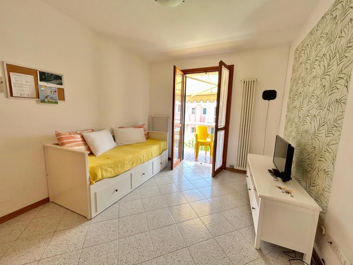 Seaside Terrace & Pool Getaway Appartement Cavallino-Treporti Buitenkant foto