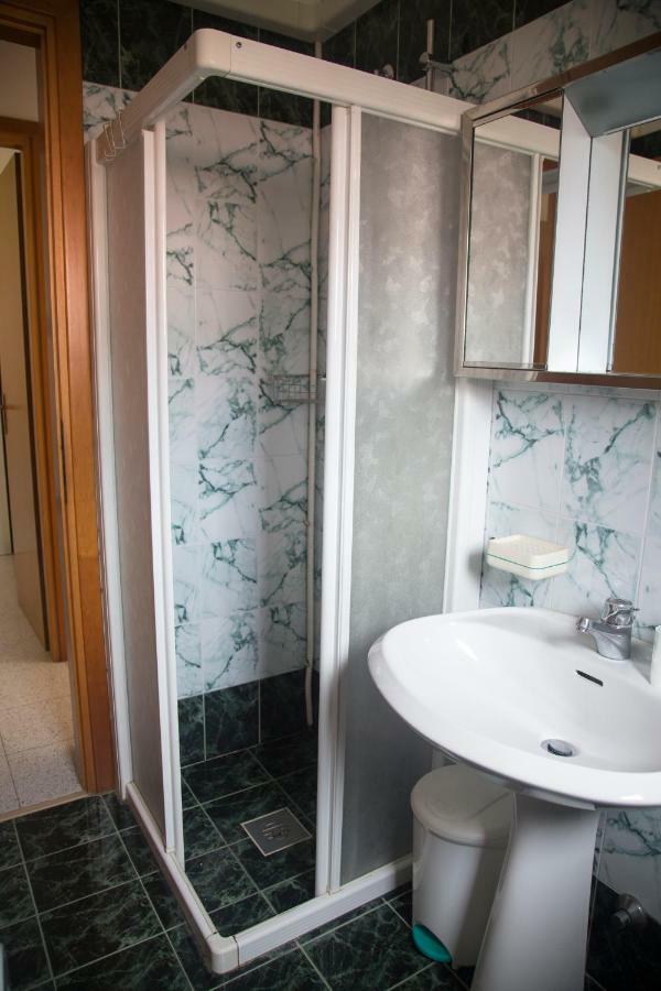 Seaside Terrace & Pool Getaway Appartement Cavallino-Treporti Buitenkant foto